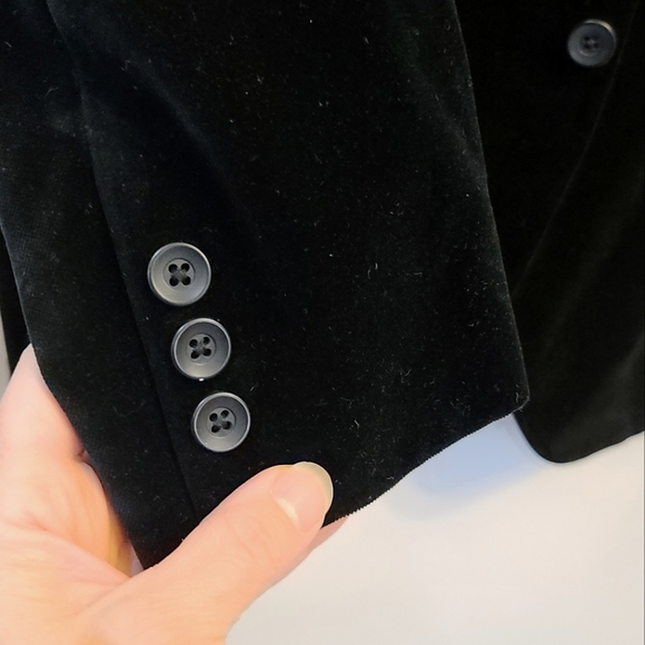 Black Velvet Vintage Halston Men's Dinner Jacket - Picture 5 of 10